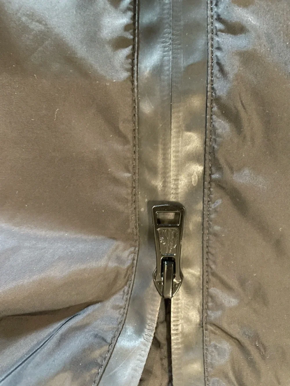Moncler Black Men's Windbreaker Jacket with Red Trim - Picture 10 of 14